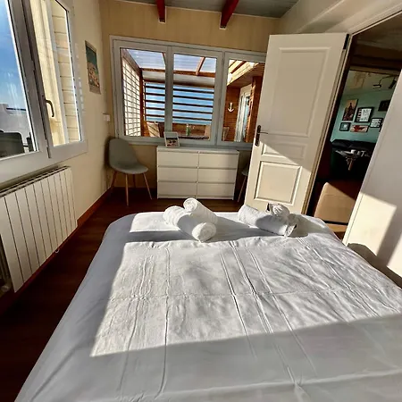 Vue Exceptionnelle - Acces De Puys *